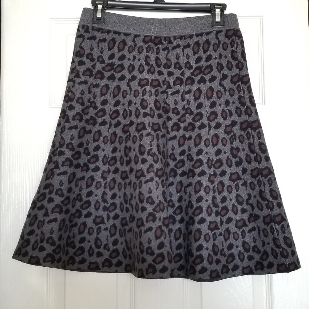 Ann Taylor grey leopard print skater skirt size S